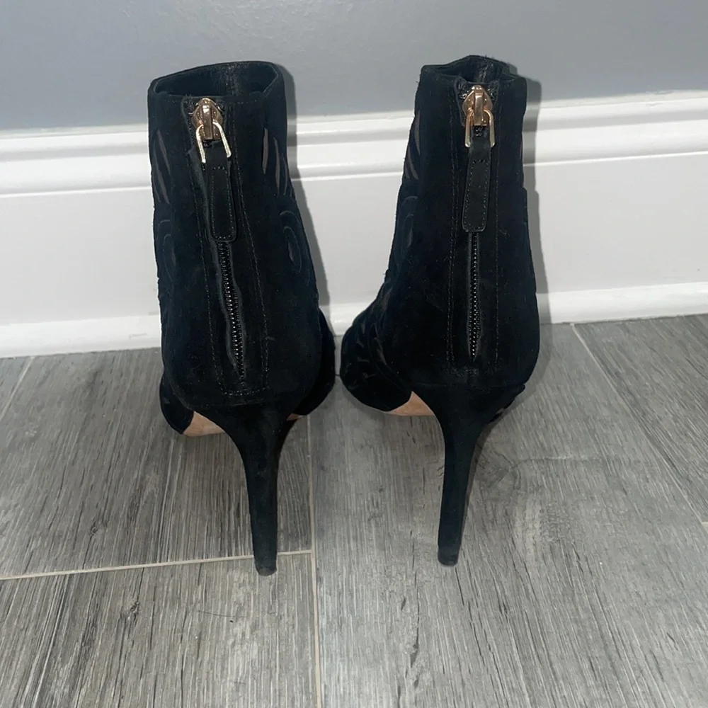 TORY BURCH Leyla Laser-Cut Suede Ankle Boots size 9